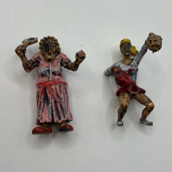 Set of 7 Miniature Zombie Figures - Picture 6 of 11